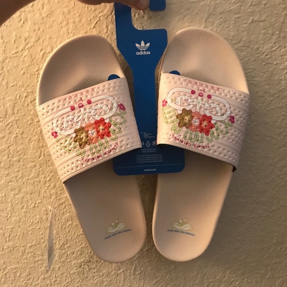 Adidas Sandals UNISEX Men’s US12 Adidas Originals sandals shower slides main image 6